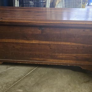 Vintage Cavalier Mahogany cedar blanket chest