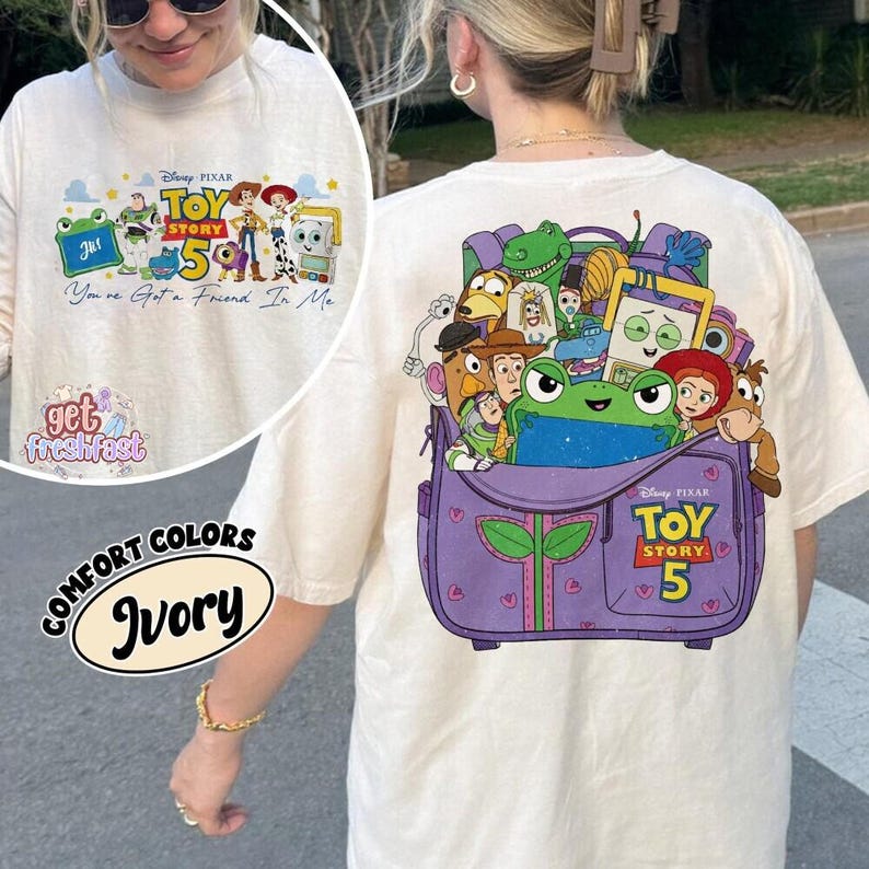 2-Sided Disneyland Pixar Toy Story 5 Comfort Colors Shirt, You've Got A Friend In Me Tee, Woody Etch Lenny Mr Spell Vacation 2026 Tee afbeelding 3