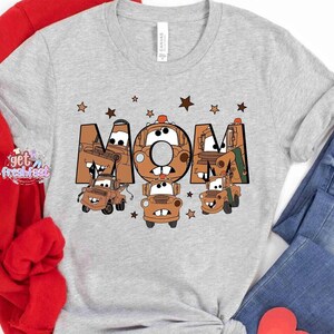 Custom Name Disneyland Pixar Cars Characters Group Shirt, Personalized MC Queen Tow Mater Sally Tee, Disneyland Family 2026 Matching Shirt bild 3