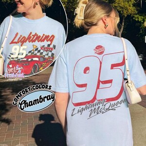 Camiseta retro de Rayo McQueen de doble cara Comfort Colors, camiseta de DisneyCars, camiseta de DisneyPixar Cars, camiseta de Cars Family Vacation 2026, Cars Land imagen 5
