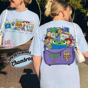 2-Sided Disneyland Pixar Toy Story 5 Comfort Colors Shirt, You've Got A Friend In Me Tee, Woody Etch Lenny Mr Spell Vacation 2026 Tee afbeelding 2