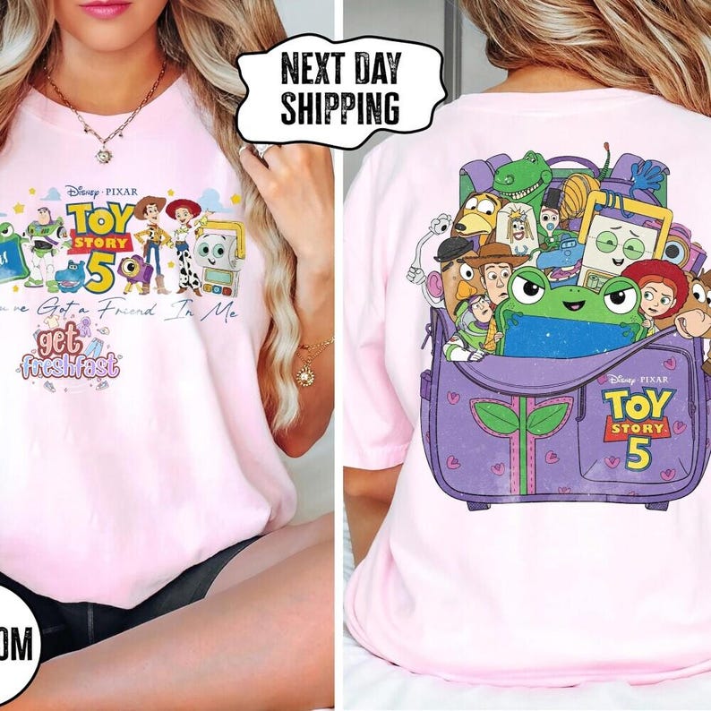 2-Sided Disneyland Pixar Toy Story 5 Comfort Colors Shirt, You've Got A Friend In Me Tee, Woody Etch Lenny Mr Spell Vacation 2026 Tee afbeelding 4