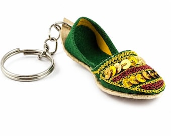 Multani traditional khussa keychain