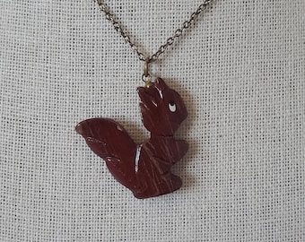 Pendentif Ancien écureuil Sculpté En Nacre - Longueur 2,5 Cm - Occasion Très Bon état