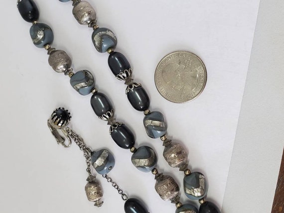 Vintage Gray and Silver Glass Lucite Beaded Neckl… - image 8