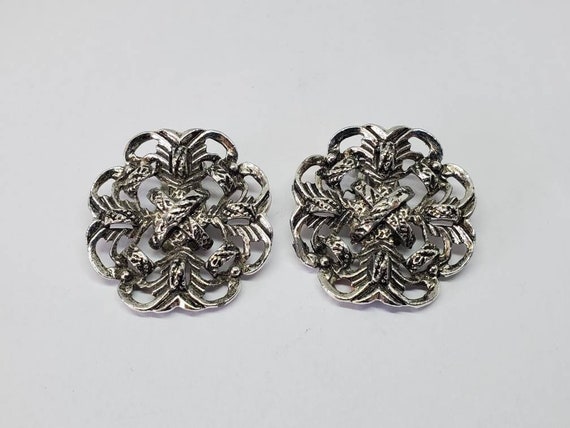 Vintage Karu Arke Silver Tone Wreath Clip On Earr… - image 1