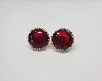 Vintage Accessocraft Red Faceted Glass Gold Tone Screwback Earrings