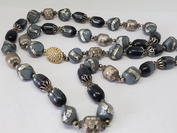 Vintage Gray and Silver Glass Lucite Beaded Neckl… - image 5
