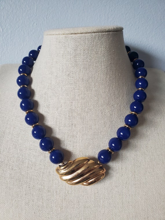 Avon Royal Azura Blue Plastic Bead Choker Necklace
