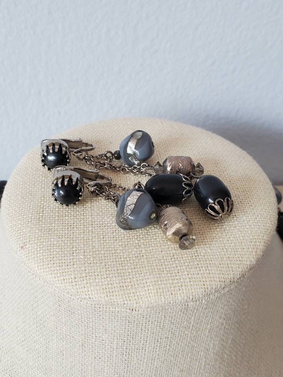 Vintage Gray and Silver Glass Lucite Beaded Neckl… - image 2