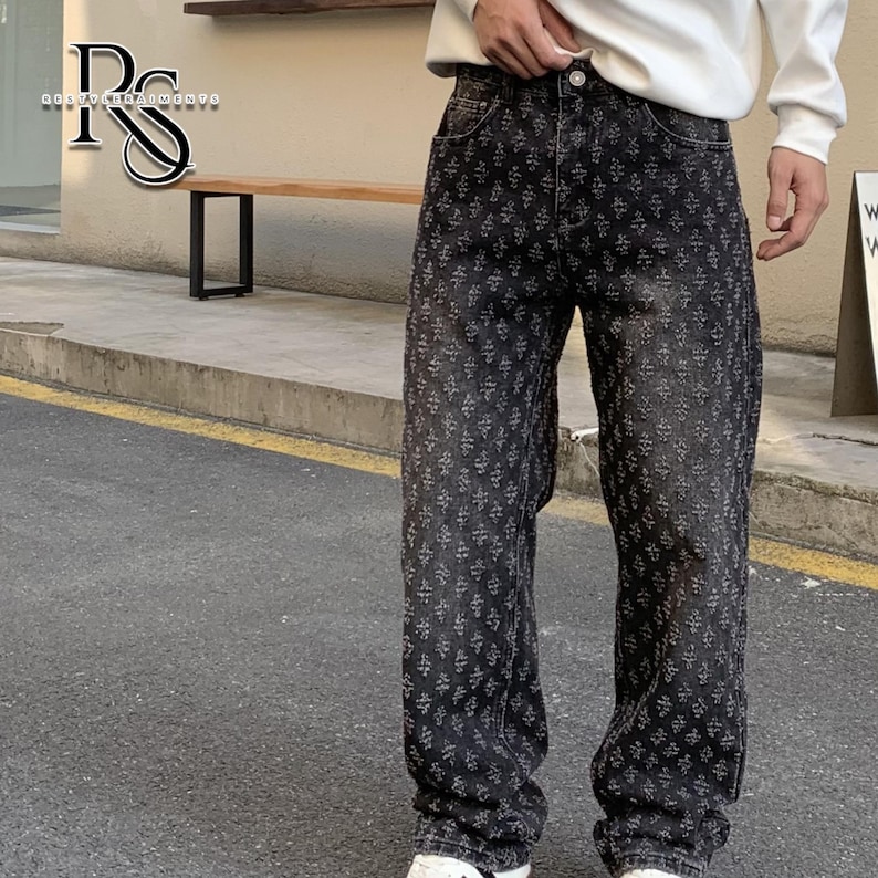 Denim Straight Jeans | Wide Leg Pants | Loose Patterned Design | Y2K Streetwear 

Loose fit straight leg jeans with patterned denim design and wide cut for streetwear outfits.