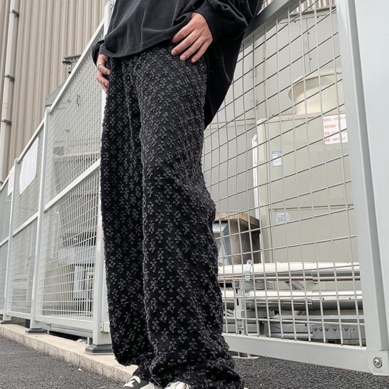 Denim Straight Jeans | Wide Leg Pants | Loose Patterned Design | Y2K Streetwear 

Loose fit straight leg jeans with patterned denim design and wide cut for streetwear outfits.