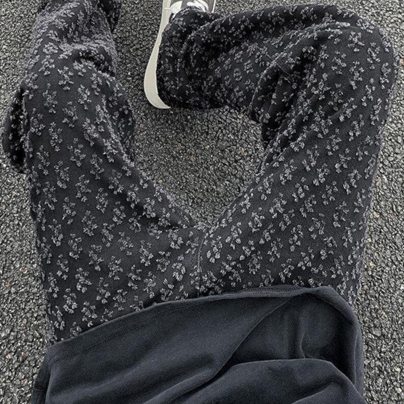 Denim Straight Jeans | Wide Leg Pants | Loose Patterned Design | Y2K Streetwear 

Loose fit straight leg jeans with patterned denim design and wide cut for streetwear outfits.