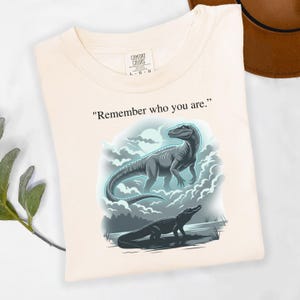 Kom ihåg vem du är - roligt skämt, meme, krokodil, antika arkosaurier, present