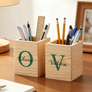 Portapenne in legno personalizzato, con nome e iniziale a scelta, organizer da scrivania per bambini, regalo per il ritorno a scuola, regalo di compleanno per studenti.