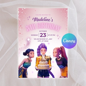 Op de afbeelding: Een roze en paarse verjaardagsuitnodiging met de tekst "Madeline's 5e verjaardag". De uitnodiging bevat de datum, tijd en adres. Drie geanimeerde personages omringen een taart. Het Canva-logo staat in de hoek.