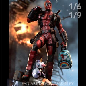 Op de afbeelding: Een Deadpool-figuur in een rood en zwart pak staat op een bom en houdt een lichtblauwe rugzak vast met een regenboog- en eenhoorngrafiek. Het figuur heeft een kleine eenhoorn bij zijn voeten. Tekst: gloomminis.etsy.com, 1/6, 1/9 en patreon.com/ca3d.