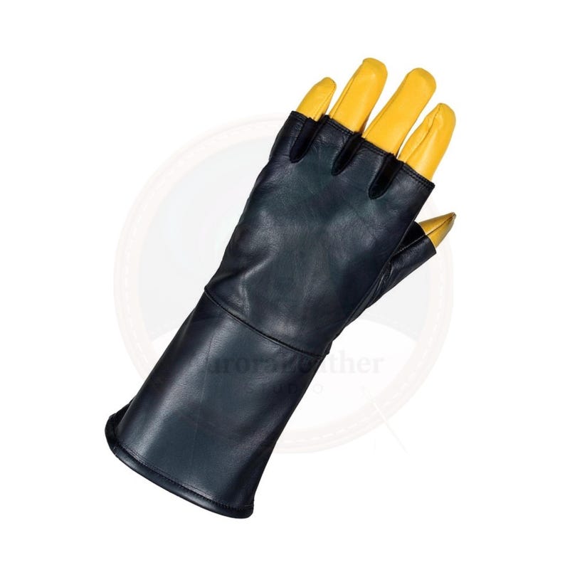K&ouml;nnte beinhalten: Ein schwarzer Lederhandschuh mit gelben Fingerabdeckungen. Der Handschuh ist fingerlos, mit einer langen Manschette. Das Leder wirkt glatt und der Farbkontrast ist auff&auml;llig. Der Handschuh dient wahrscheinlich dem Schutz oder der Mode.