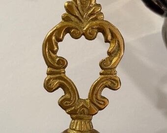 Campanello vintage in ottone / Campanello decorato in stile vittoriano / Decorazione per la casa in stile cottagecore / Campanello decorativo da scrivania / Oggetto da collezione in ottone