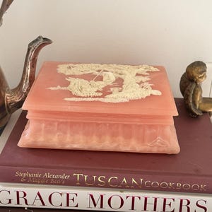 Vintage Australian Marblestone Jewellery Box | Pink Cultured Marble Chinoiserie Relief | Shelf Decor | Collectible