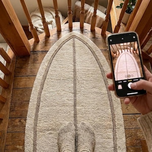 Neutrale surfplankmat, handgemaakte getufte badmat, vloerkleed van biologisch katoen, minimalistisch beige badkamerkleed, boho kustdecoratie