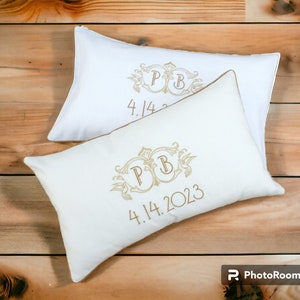 Oreiller à genoux de mariage personnalisé Oreiller de couple pour cadeau de mariage à genoux pour église Oreiller de colombes d'or Coussin de mariage de douche de mariage