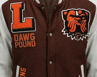Jaqueta Varsity de Futebol Americano Marrom e Laranja | Casaco Letterman Inspirado em Cleveland | Jaqueta Estilo Dawg Pound para Dia de Jogo | Presente para Fã