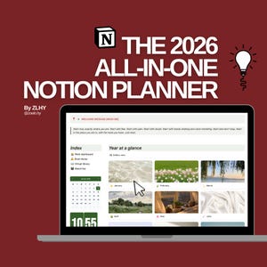 Puede incluir: Una pantalla de portátil muestra el Planificador Notion Todo-en-Uno 2026. La pantalla muestra una interfaz de planificador con un calendario, un índice y una sección 'Year at a glance' con imágenes. El fondo es de color rojo oscuro.