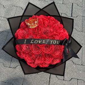 Bouquet di rose in raso, rose rosa glitterate, bouquet con corona, regalo compleanno, anniversario, matrimonio, fidanzamento