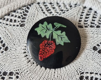 Ravissante Broche Années 1940s en Résine Noire, Peinte à La Main, Grappe de Raisins,  Stock Français