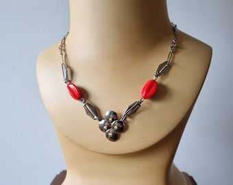 Superbe Collier Art Déco, Stock Français Années 1930s 1940s, Métal Argenté et Pâte de Verre Rouge