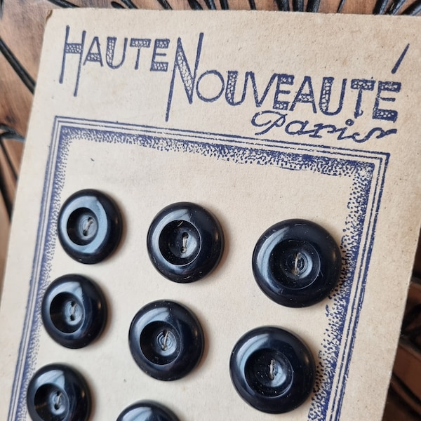 Mercerie Ancienne - Jolis Boutons Années 1940s en Polymère Noir, Sur Carte d'origine, Stock Français