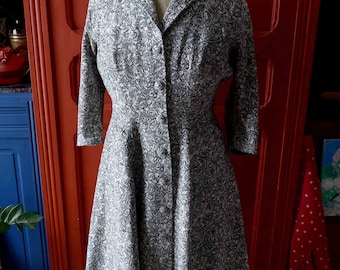Magnifique Robe Française Fin des Années 1940s Début 1950s, tissu Jacquard Crème, Gris et Noir - Taille S-M