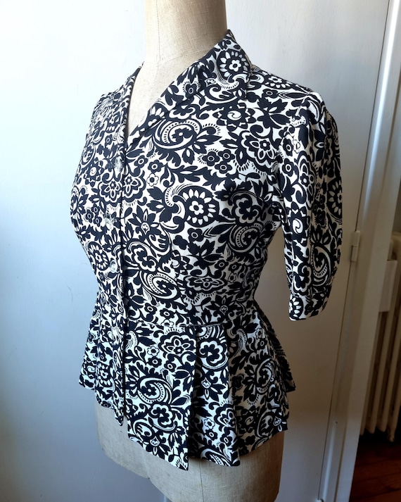 Magnifique Chemisier Français Années 1940s en Coton Fluide, Imprimé Noir et Blanc, Taille 38-40