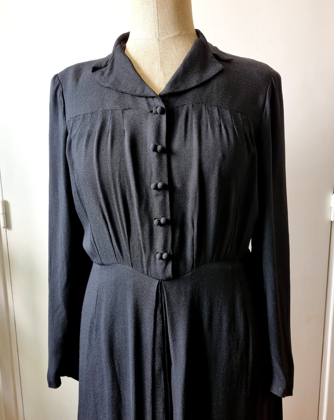 Chemisier Crêpe Noir Tacheté Stella Forest Style Années 40 - Taille 10/12, Occasion En Excellent état