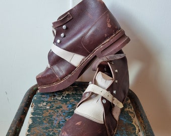 RARE - Incroyables Chaussures de Montagne des Années 1940s, Restriction Textile, Semelles Bois, Marron et Crème - Pointure 40