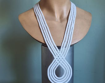Superbe Col Amovible Années 1930s, Lacet à Plat Brodé, Crème, Stock Français