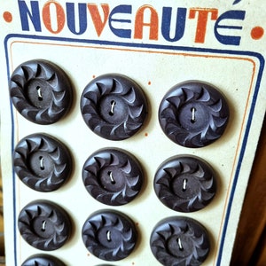 Mercerie Ancienne - Magnifiques Boutons Années 1940s en Bois Peint, Stock Français sur Carte d'origine