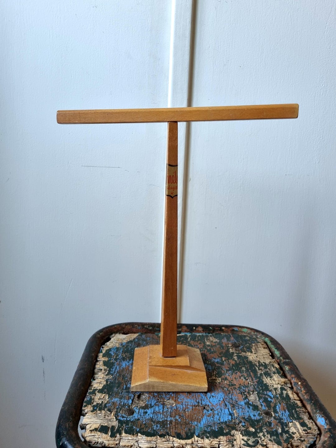 RARE Joli Pr sentoir Ancien En Bois Vers Les Ann es 1940s 1950s rare-joli-pr-sentoir-ancien-en-bois-vers-les-ann-es-1940s-1950s