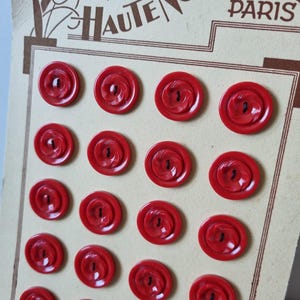 Mercerie Ancienne - Magnifiques Boutons Années 1930s 1940s en Polymère Rouge, Stock Français