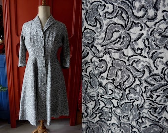 SUBLIME Robe Française Fin des Années 1940's Début 1950's, tissu Jacquard Crème, Gris et Noir - Taille S-M