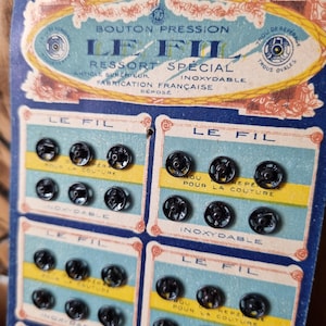 Mercerie Ancienne - Mini Boutons Pression en Métal Noir "Le Fil" sur Carte d'origine, Stock Français Circa 1940s