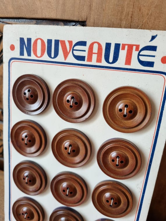 Lot De Boutons Anciens Beige Gros Modèle - Mercerie Rétro
