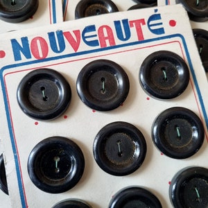 Mercerie Ancienne - Beaux Boutons Années 1940s en Bois Peint, Noir, Stock Français