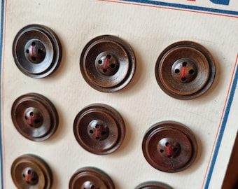 Boutons by Loïc Allio Boutons (Buttons) by Allio, Loïc; De Givenchy, Hubert: Very