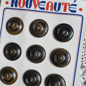 Mercerie Ancienne - Jolis Boutons Années 1940s en Bois Vernis, Modèle Moyen, Stock Français