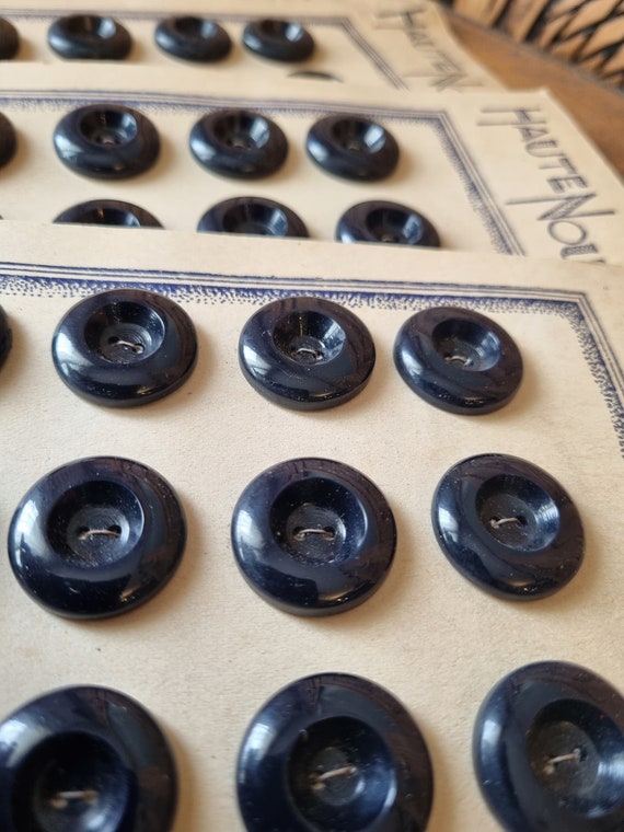 Bouton Ancien Métal Noir Et Or Travaillé - Mercerie Vintage - Référence 1769