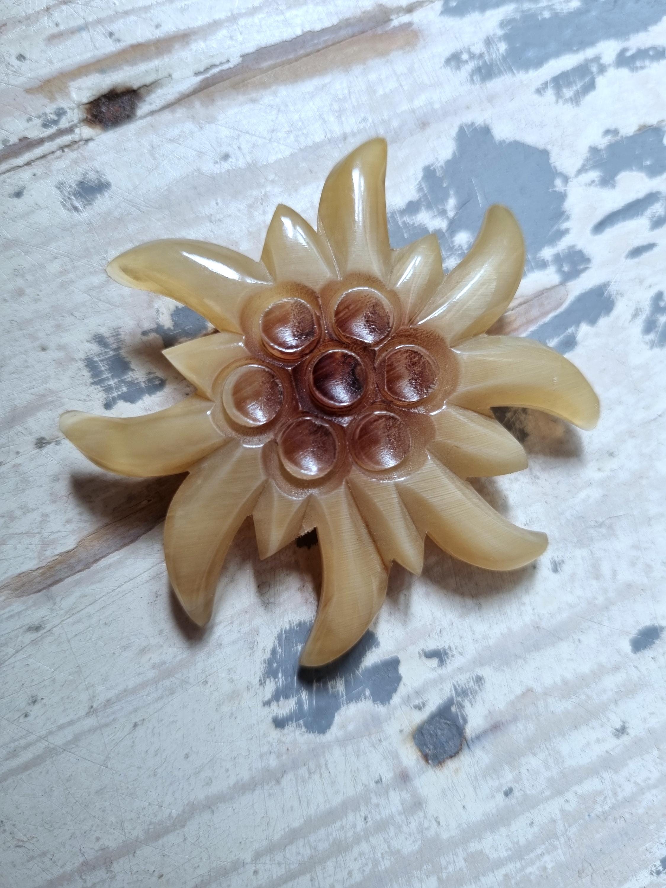 Broche Vintage Edelweiss En Galalithe - Années 1940-50, Bijou Ancien
