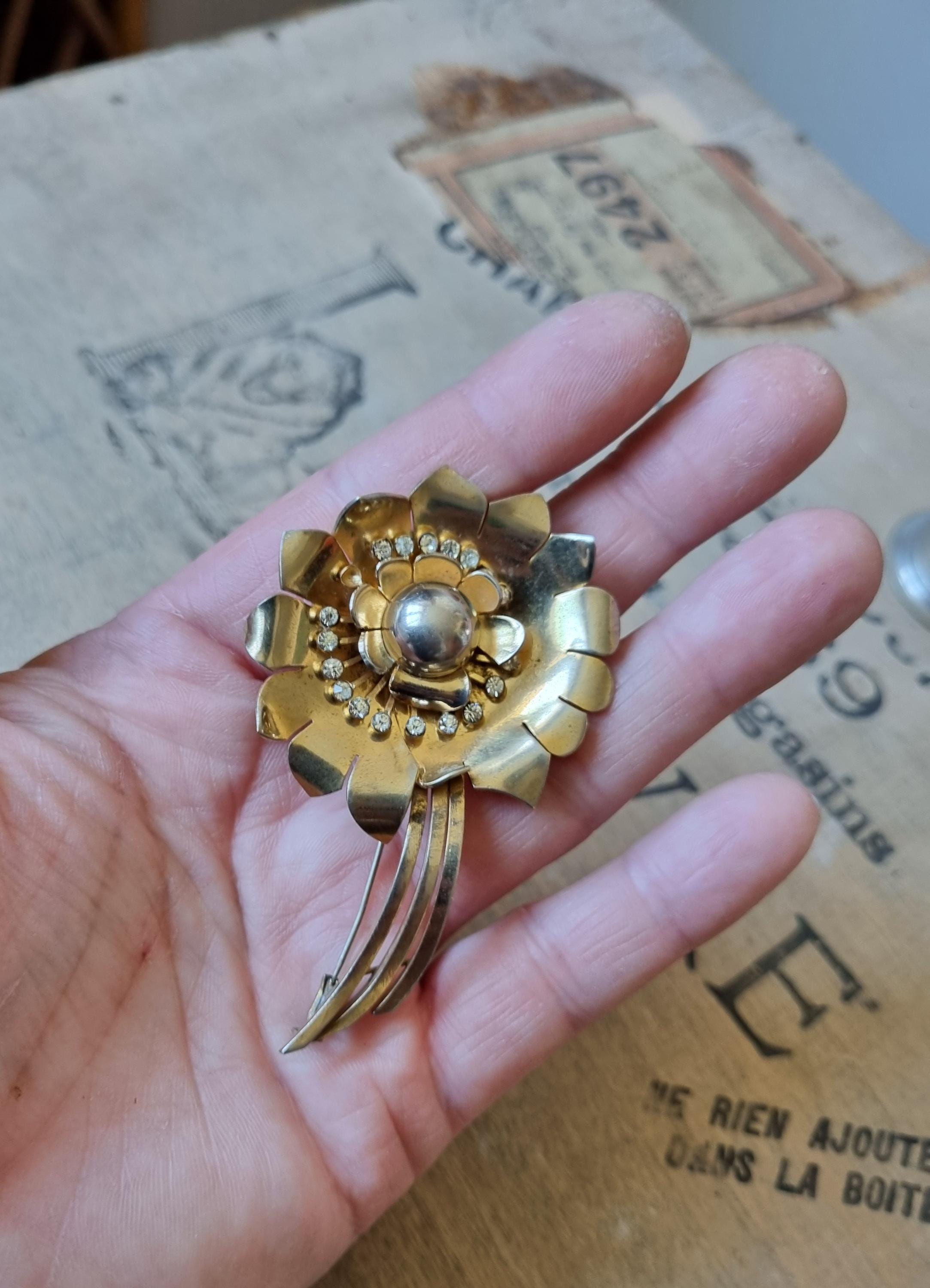Broche Ancienne En Laiton Et Strass - État Parfait (selon Vendeur) - Occasion