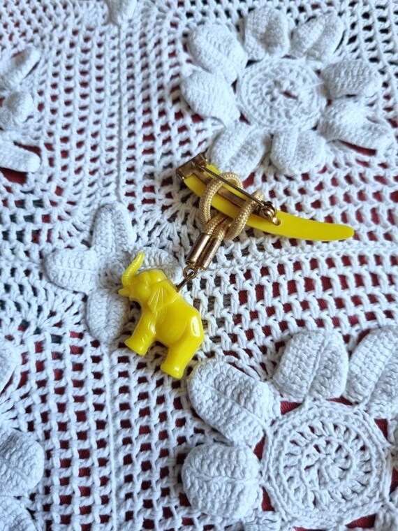 Broche Vintage éléphant En Plastique Peint - Couleur Orange Rouille - 5,4cm Neuf